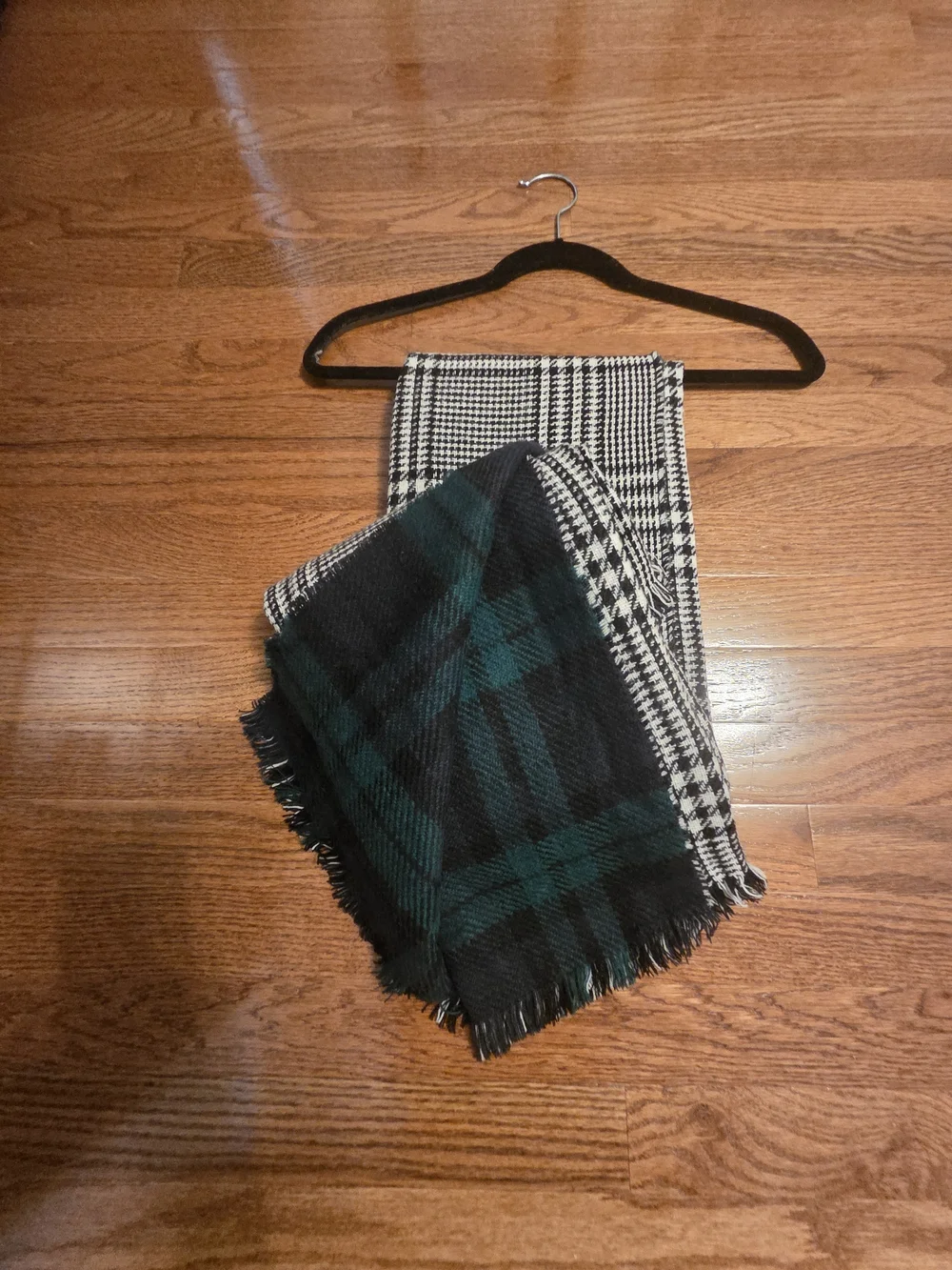 NNT Cozy Black & Green Plaid Throw Scarf